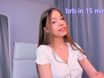 girl
        wanda_robinson cam image #584446