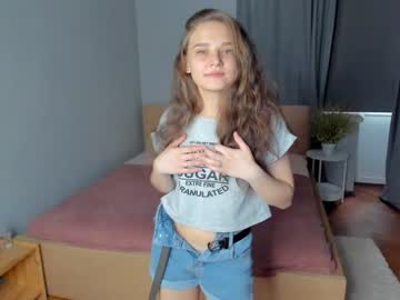 girl
        sunshy_girl cam image #891616