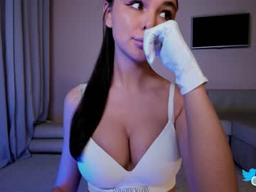 girl
        hollyextra cam image #481532
