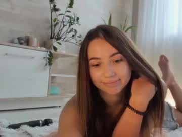 girl
        meryfoxxx cam image #2854511