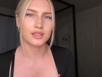 girl
        thezabrina cam image #1125354