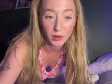 girl
        brookegrace cam image #1613595