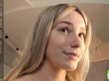 girl
        margarethowell cam image #3705905