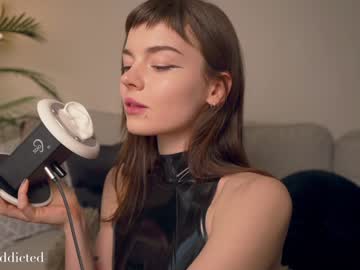 girl
        auddicted cam image #749037