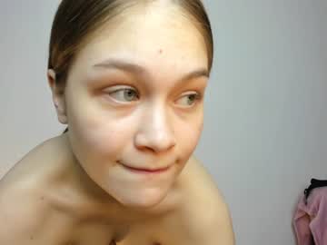 girl
        candy__mandy cam image #1018052