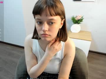 girl
        heathercarols cam image #1188054