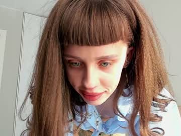 girl
        flowerofsin2001 cam image #2725542