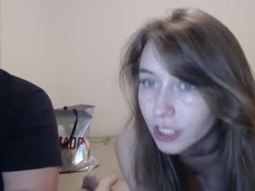 couple
        thelilgoofball cam image #3101908