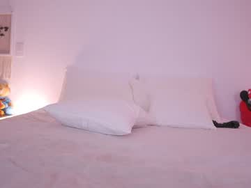 girl
        annie_dreams cam image #1962858