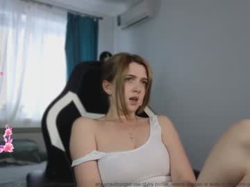 girl
        small_blondee cam image #2945683