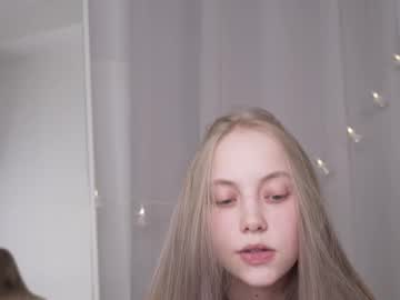 girl
        appr0ved cam image #4354799