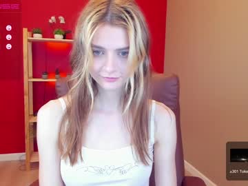 girl
        sansa_quincy cam image #1341129