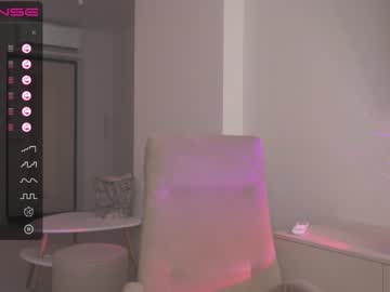 girl
        oki_dokie cam image #1452620