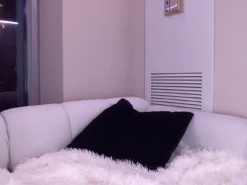 girl
        thtqunt cam image #2111138