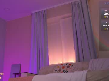 girl
        sweetkira555 cam image #2410763