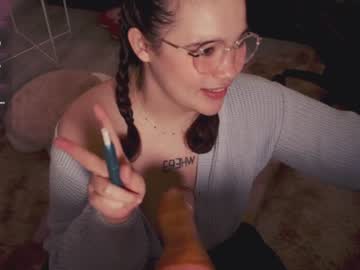 girl
        chery_lady22 cam image #2557465