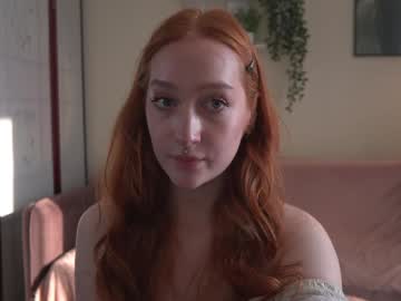 girl
        iara_mi cam image #3272139