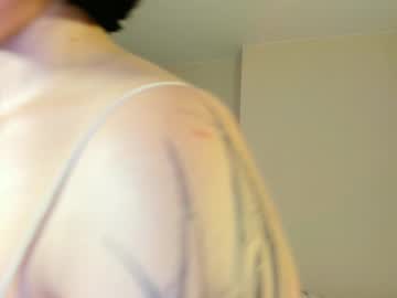 girl
        smallsheryl__ cam image #3046160