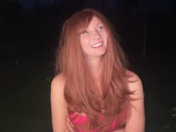 girl
        kaileeshy cam image #1551299