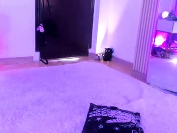 girl
        zephirah_abney cam image #4455534