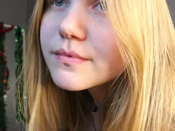 girl
        gayfarwell cam image #3795155