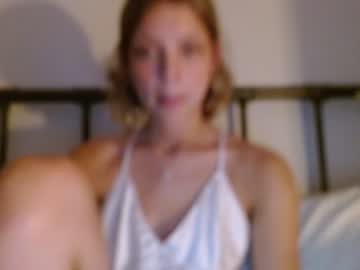 girl
        miafosterx cam image #2579549