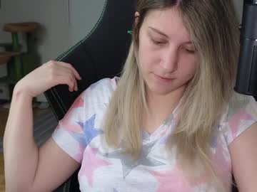 girl
        alexa_dream cam image #2670320