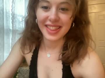 girl
        itsmiralou cam image #919336