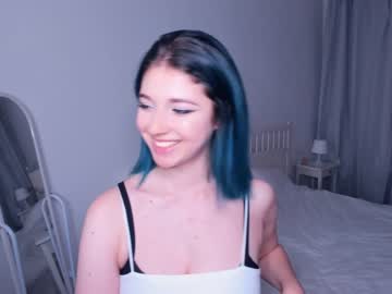 girl
        your_desssert cam image #1634645