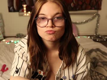 girl
        lexi_laine cam image #282393