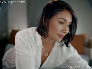 girl
        alejastorm cam image #2843116