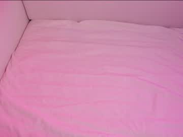 girl
        aveksmr cam image #2273487