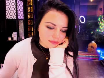girl
        alma_pearl cam image #3764115