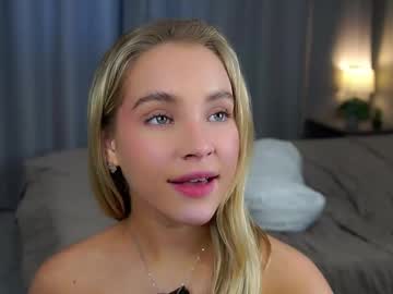 girl
        lipswithsmileonthem cam image #4185379