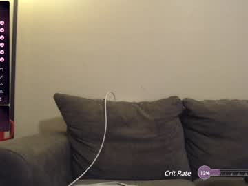 girl
        rowanswolves cam image #2646804