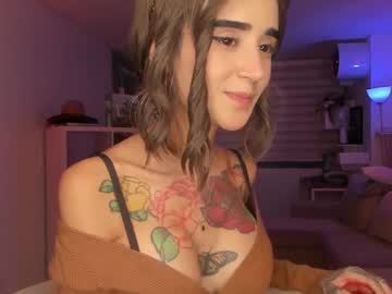 girl
        lonelly_lolly98 cam image #4375055