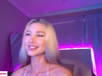 girl
        nikkibloom_xoxo cam image #2966622