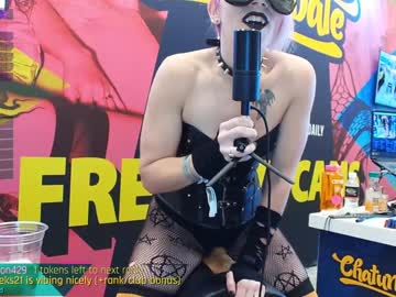 girl
        fatalgoth cam image #402198