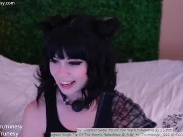 girl
        runesy cam image #761559