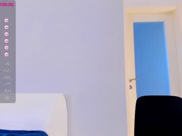 girl
        kittycaitlin cam image #883317