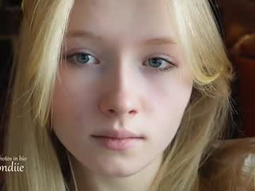 girl
        bestblondiiecb cam image #649224
