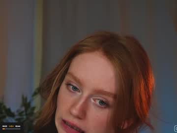 girl
        lizzy_blaze cam image #3121313