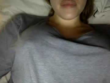 girl
        yourgoddesssandra cam image #4529387