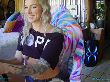 girl
        dreamytrance cam image #2663686