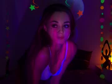 girl
        lettymoa cam image #498092