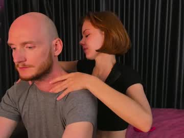 couple
        maypeach cam image #4464103