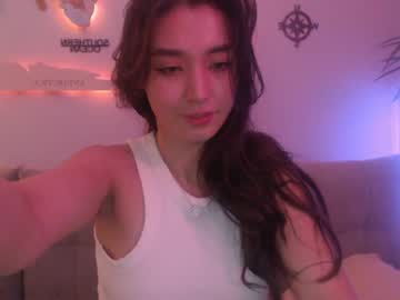 girl
        sarasuo cam image #1329210