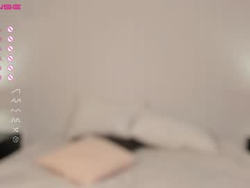 girl
        alicepreuoston cam image #1195329