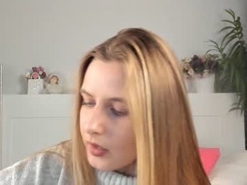 girl
        oliviasolis cam image #454480