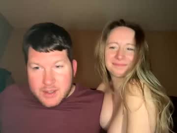couple
        foxxycouple769 cam image #475230